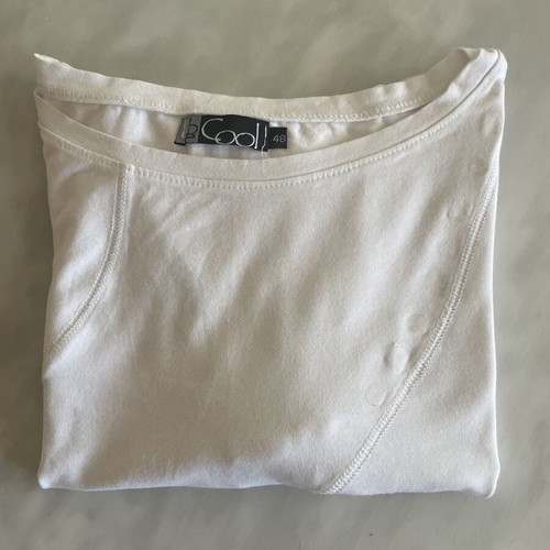 Cool white blouse like new, size M