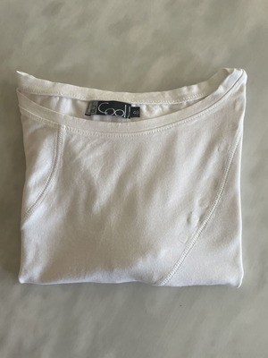 Cool white blouse like new, size M