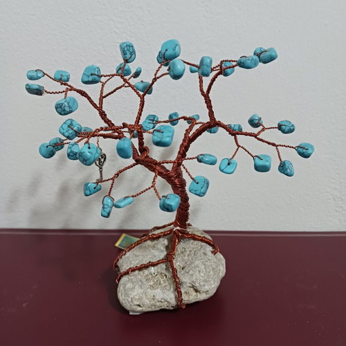 Tree made of copper wire and semi-precious stones new