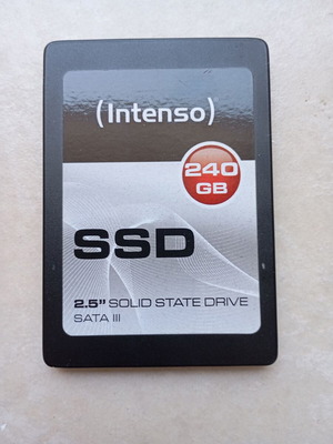 Intenso 240GB SSD used for parts, non-functional