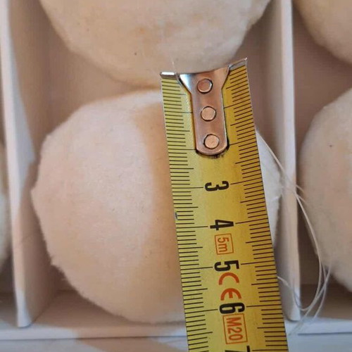 Set of 11 white cotton texture balls like new