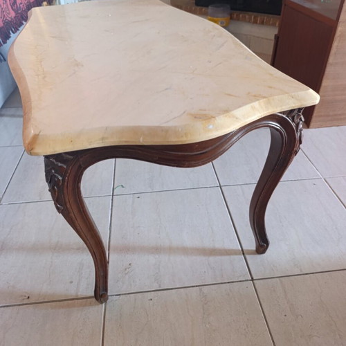 Classic style coffee table set like new, 3 pieces with marble top