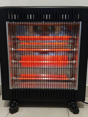 Primo quartz heater, 48cm length, 51cm height