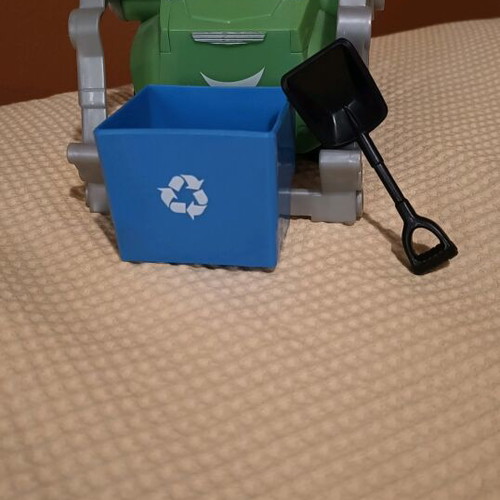 Hasbro 2013 Recycle Truck like new