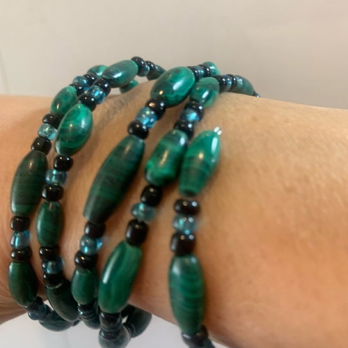 Bracelet with green malachite stones like new