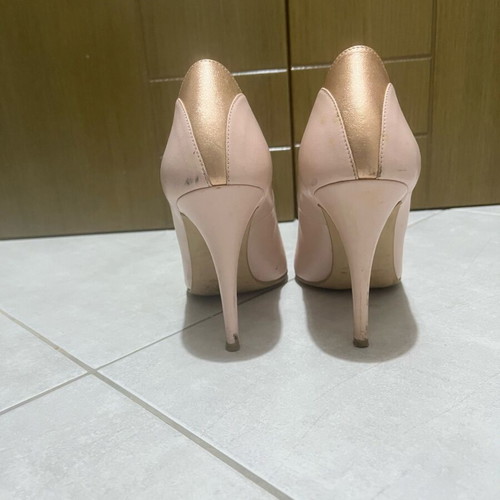Mourtzi leather pumps used, 10 cm heel, beige pink
