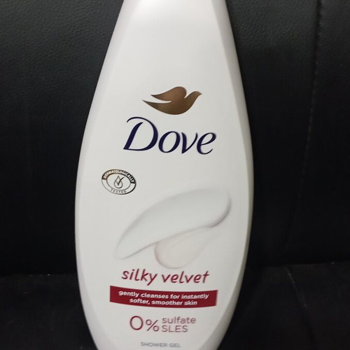 Αφρόλουτρο Dove Silky Velvet 720ml καινούργιο