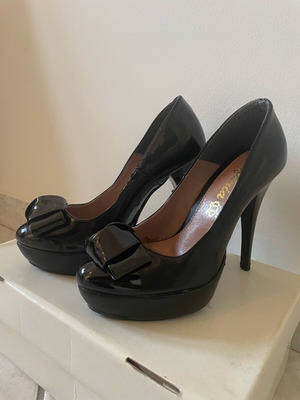 Stefania leather pumps used, 12 cm heels, size 35, black