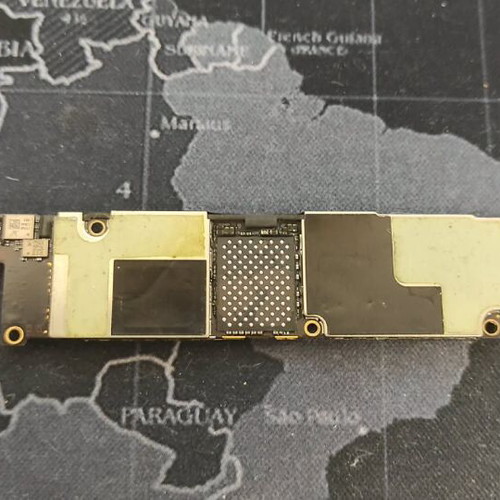 iPhone XR motherboard used, defective for spare parts