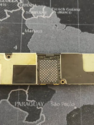iPhone XR motherboard used, defective for spare parts