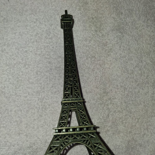 Metal Eiffel Tower miniature souvenir in antique bronze color, like new