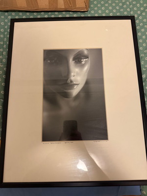 Large frame with mannequin photo like new