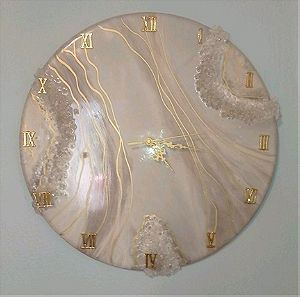 Ρολόι τοίχου χειροποίητο από υγρο γυαλί.