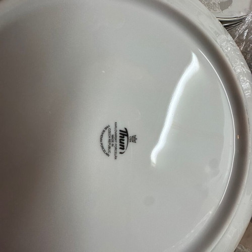 Karlovarský Porcelán Thun 1974 porcelain dinnerware set, complete 74 pieces