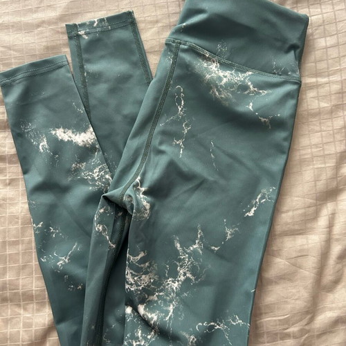 Pieces green leggings like new, size XS