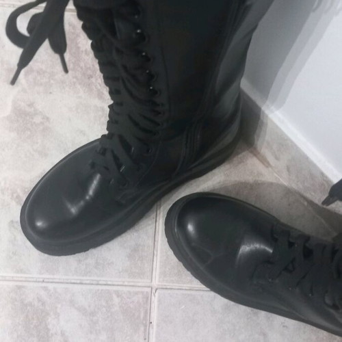 Women's black boots size 36 like new