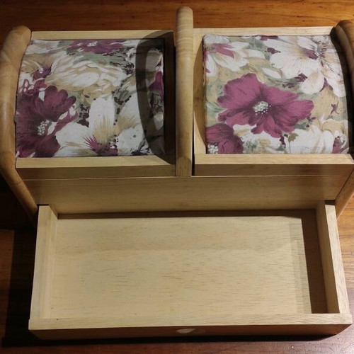 Vintage sewing kit case like new, wooden