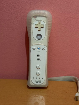 Nintendo Wii χειριστήριο με αυθεντικό λαστιχένιο sleeve σαν καινούργιο
