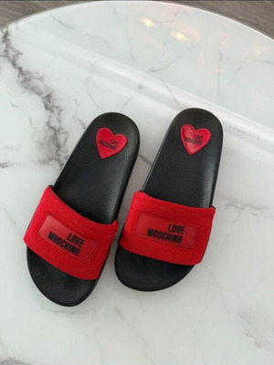 παντοφλες moschino