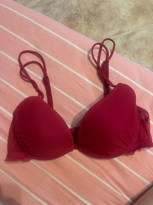 Bra red 75B like new with front clasp