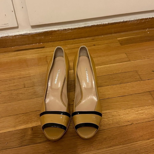 Kalogirou peep toe like new, 6 cm heel, beige with black