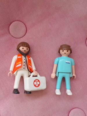 Playmobil doctors like new, pack