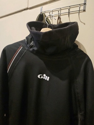 Gill thermoshield spray top like new