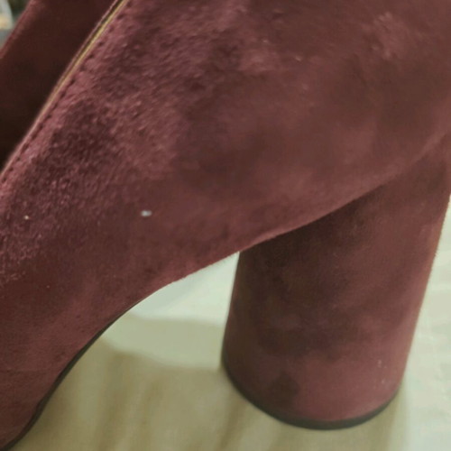 Castaner leather pumps almost like new, burgundy