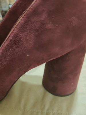 Castaner leather pumps almost like new, burgundy