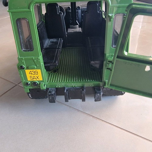 Bruder Land Rover Defender 1/16 used with horse carriage
