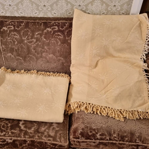 Sofa throws like new, size 2.20m x 1.70m