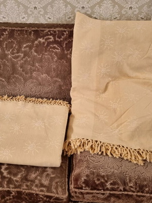 Sofa throws like new, size 2.20m x 1.70m