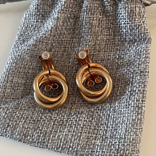 Dangling earrings used with tarnish