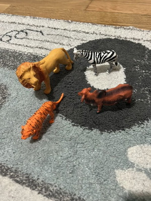Animal figures like new, set of 4