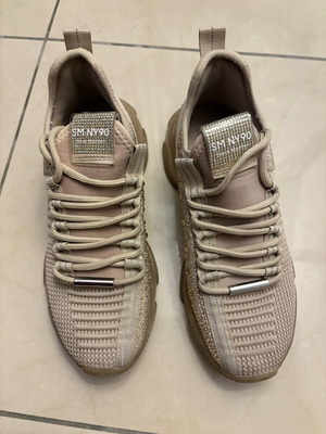 Steve Madden athletic shoes used, size 38, beige
