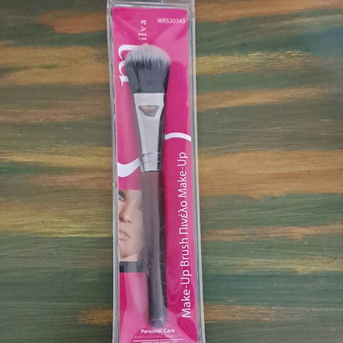 Make-up brush new, synthetic hair