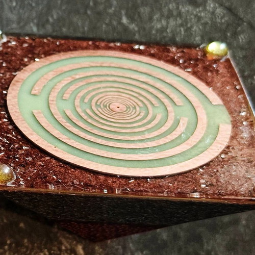 Orgonite medium pyramid ALU-COPPER with gold-plated MWO antenna