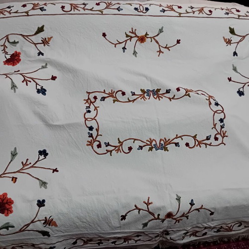 Large cotton machine-embroidered tablecloth 2x1 m, 40 cm