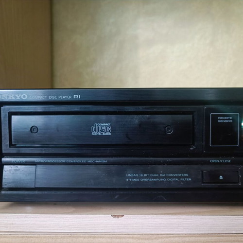 Onkyo DX-1800 CD player like new, vintage 1990 Japan