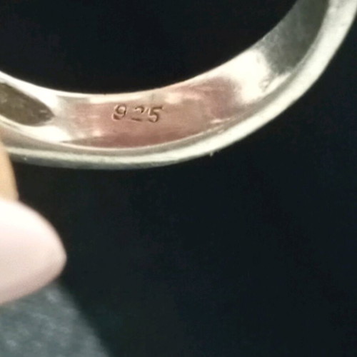 Silver 925 ring with zirconia like new