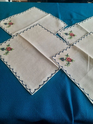 Handmade table linens like new, pack of 4 pieces