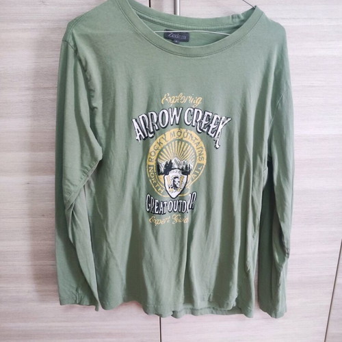 Long-sleeve tops pack 16 years like new, multicolored