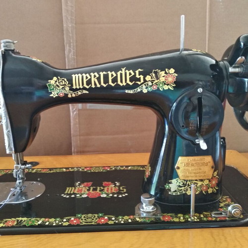 Mercedes sewing machine like new, fully functional