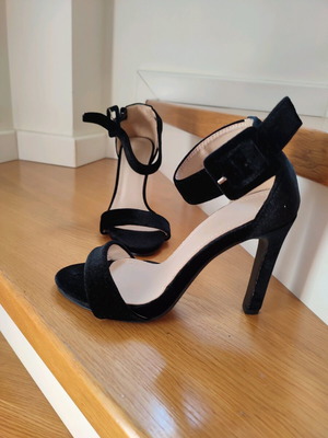 Velvet women's strap heels like new, size 37, black