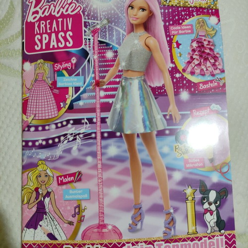 Barbie magazine with patterns in German
