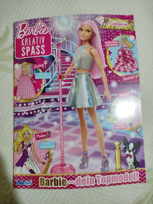 Barbie magazine with patterns in German