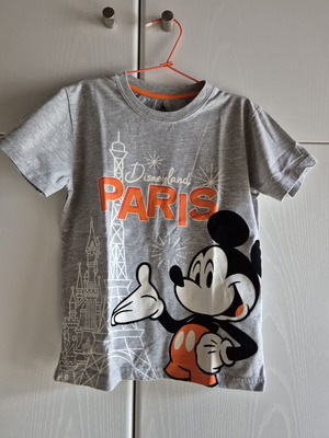Disney T shirt like new, size 125-135