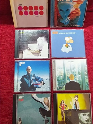 Moby 8 CD set like new, electronic genre
