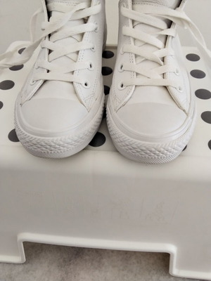 Converse All Star Hi-Strap leather sneakers size 39 like new, white
