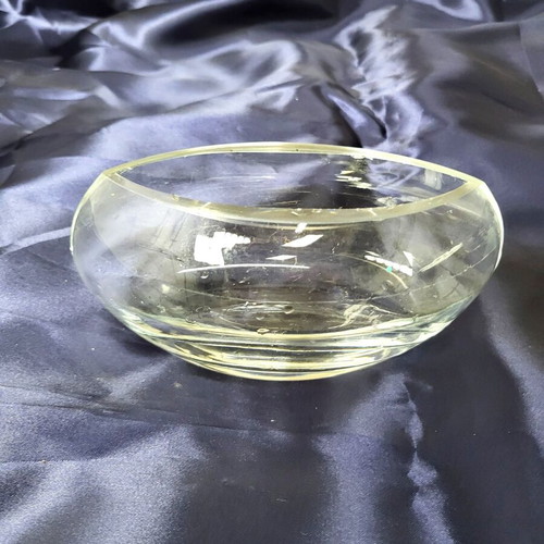 Set of 2 Minimal Crystal Bowls Vases like new (20cm)